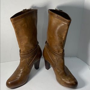 Beautiful Frye Leather Heels sz. 7.5